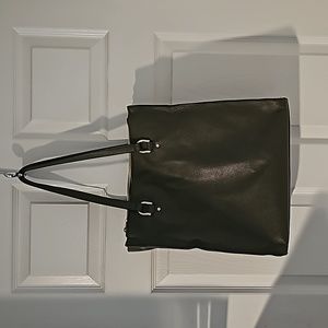 Army Green Tote  - super trendy